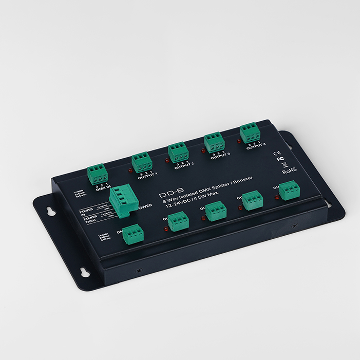 LED Logical DMX-DD8 Hard wired splitter amplifier